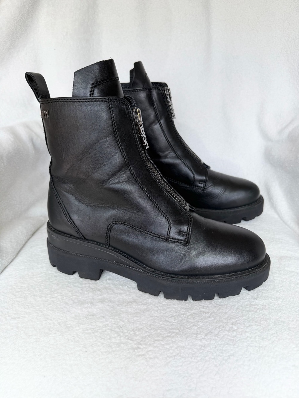 DKNY Womens Black Leather Front Zip Combat Lug Sole Ankle Boots K3227 Size 8 - Picture 8 of 14